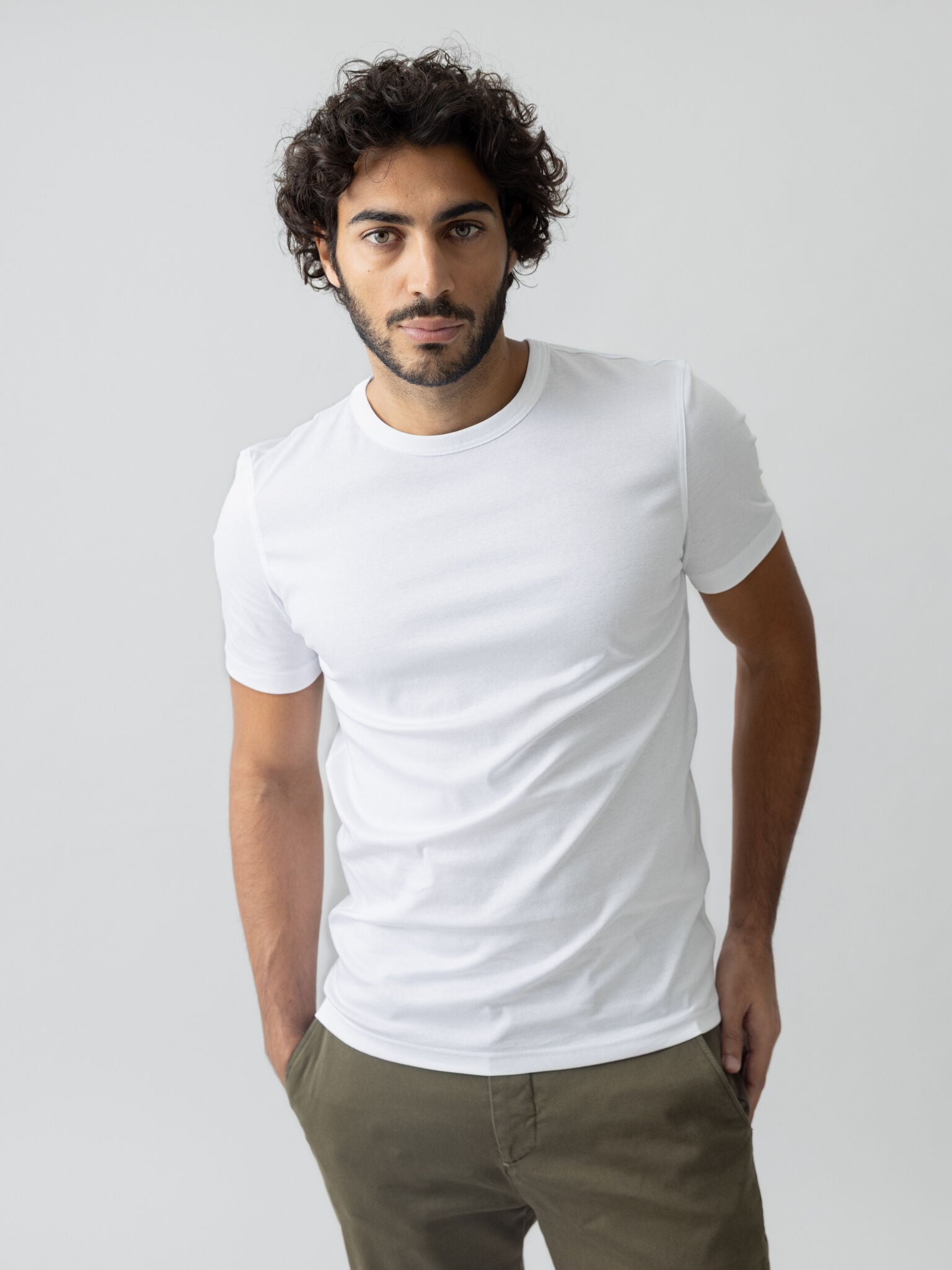 Modelshot / White / Detail